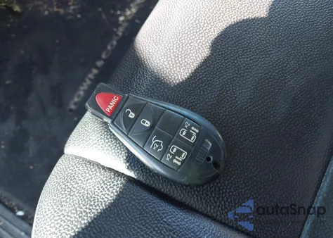 2014 Chrysler Town & Country Touring from USA, damaged, VIN 2C4RC1BG5ER165683